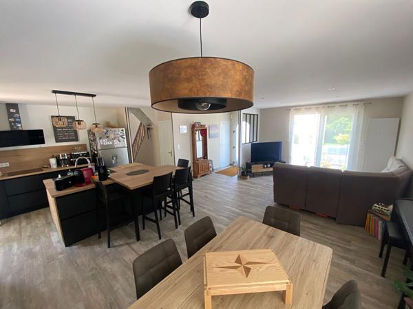 DANS IMPASSE-MAISON RENOVEE DE 7 PIECES PRINCIPALES Bonchamp les laval DANS IMPASSE-MAISON RENOVEE DE 7 PIECES PRINCIPALES Bonchamp les laval