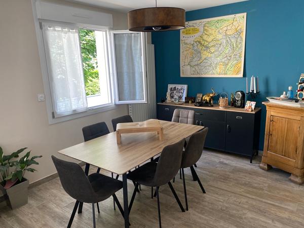 DANS IMPASSE-MAISON RENOVEE DE 7 PIECES PRINCIPALES Bonchamp les laval DANS IMPASSE-MAISON RENOVEE DE 7 PIECES PRINCIPALES Bonchamp les laval
