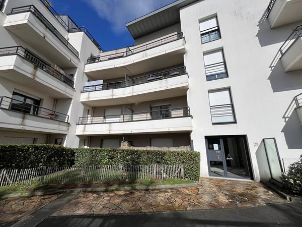 SAINT HERBLAIN bourg  appartement 2 chambres, terrasse plein sud, parking en sous-sol sécurisé