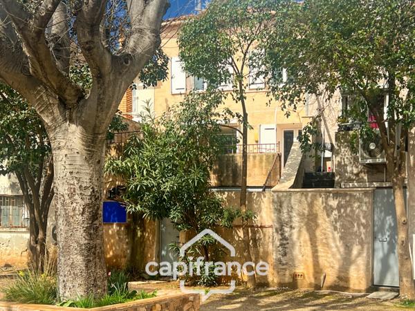 Maison à vendre 8 pièces LA CRAU (83) - Sur la place du Village - lumineuse - 165m²