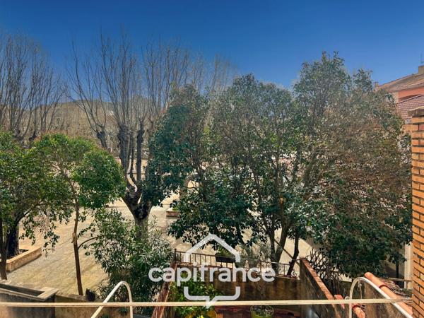 Maison à vendre 8 pièces LA CRAU (83) - Sur la place du Village - lumineuse - 165m²