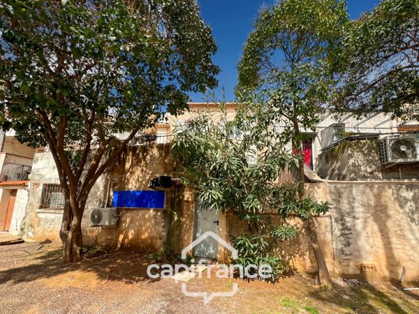 Maison à vendre 8 pièces LA CRAU (83) - Sur la place du Village - lumineuse - 165m²