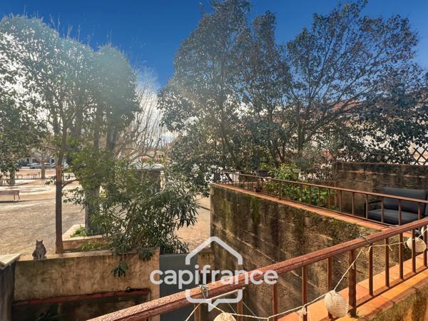 Maison à vendre 8 pièces LA CRAU (83) - Sur la place du Village - lumineuse - 165m²