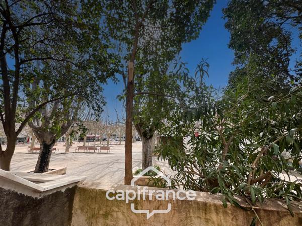 Maison à vendre 8 pièces LA CRAU (83) - Sur la place du Village - lumineuse - 165m²