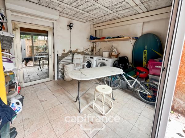 Maison à vendre 8 pièces LA CRAU (83) - Sur la place du Village - lumineuse - 165m²