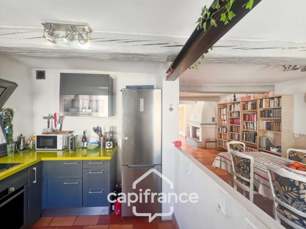 Maison à vendre 8 pièces LA CRAU (83) - Sur la place du Village - lumineuse - 165m²