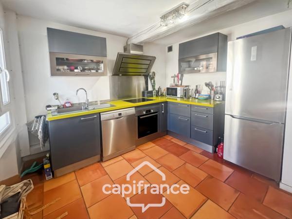 Maison à vendre 8 pièces LA CRAU (83) - Sur la place du Village - lumineuse - 165m²