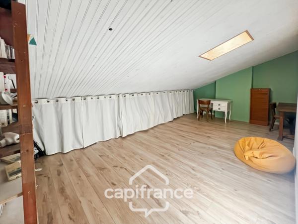 Maison à vendre 8 pièces LA CRAU (83) - Sur la place du Village - lumineuse - 165m²