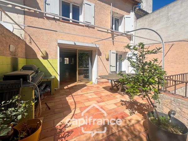 Maison à vendre 8 pièces LA CRAU (83) - Sur la place du Village - lumineuse - 165m²