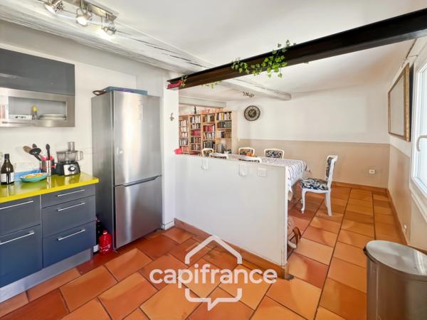 Maison à vendre 8 pièces LA CRAU (83) - Sur la place du Village - lumineuse - 165m²