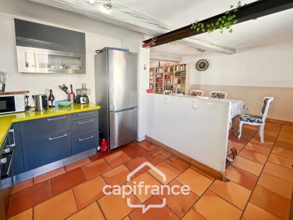 Maison à vendre 8 pièces LA CRAU (83) - Sur la place du Village - lumineuse - 165m²