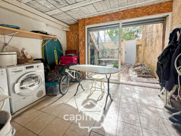 Maison à vendre 8 pièces LA CRAU (83) - Sur la place du Village - lumineuse - 165m²