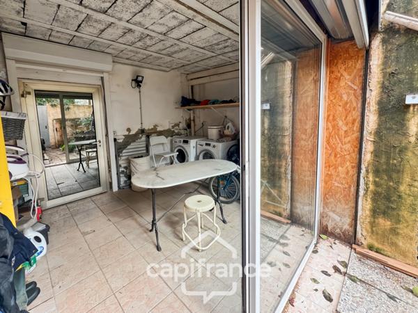 Maison à vendre 8 pièces LA CRAU (83) - Sur la place du Village - lumineuse - 165m²