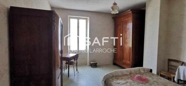 Propriété en pierre de 197m² avec terrain constructible de 4180m²