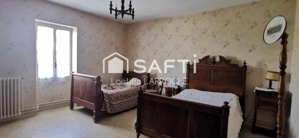 Propriété en pierre de 197m² avec terrain constructible de 4180m²