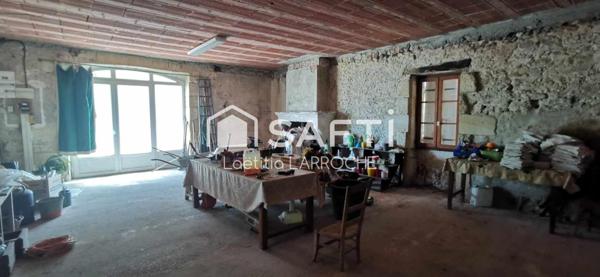 Propriété en pierre de 197m² avec terrain constructible de 4180m²