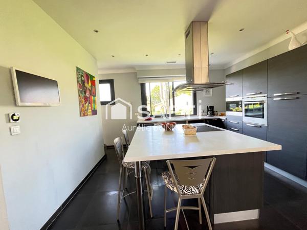 Talence superbe villa 5 chambres rénovée par un architecte sur un terrain de plus de 900m2