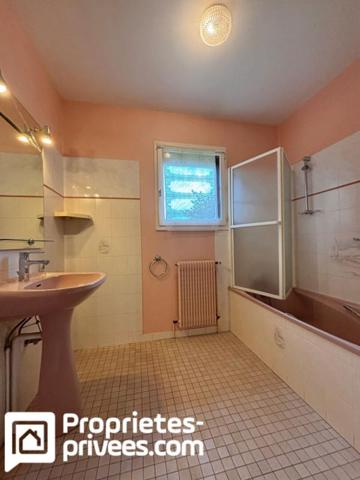 pavillon de plain-pied en centre ville de Mehun Sur Yèvre