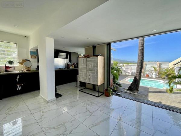 Maison à vendre à Saint-Paul à la Réunion (97434), ref : 97409-244