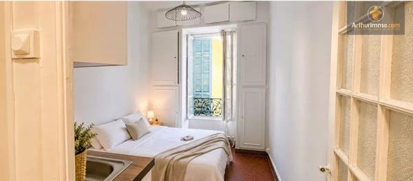 Vente                                                      Appartement
                        
                     1 pièces                      16 m2                     à Nice
