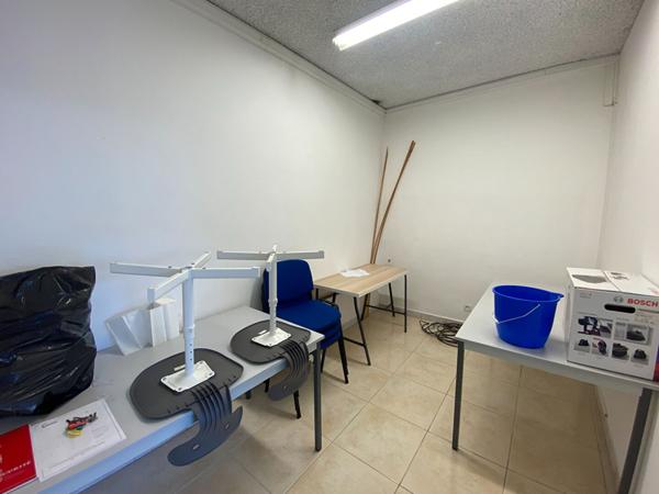 Local commercial - Segre En Anjou Bleu de 186 m2