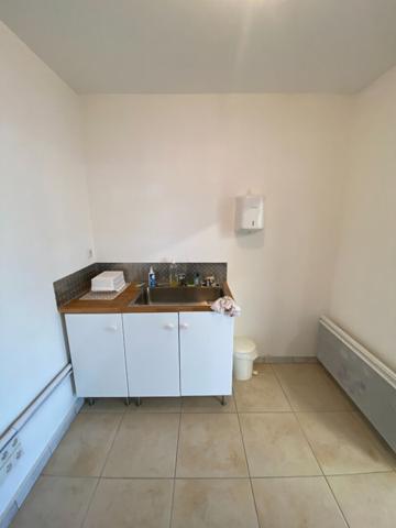 Local commercial - Segre En Anjou Bleu de 186 m2