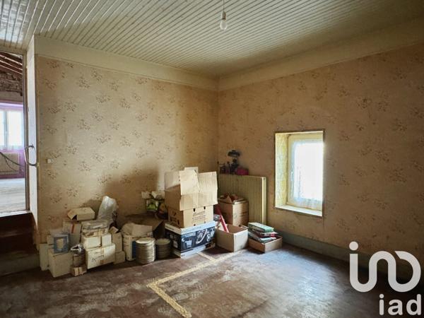 Maison 2 pièces de 52 m² à Aigre (16140)