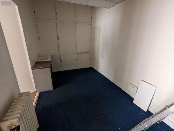 Local commercial à louer à Nogent-le-Rotrou dans l'Eure-et-Loir (28400), ref : 12LP