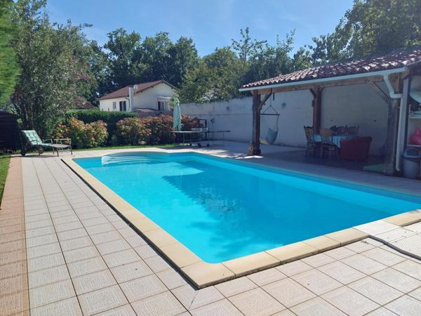 Maison à JONZAC, 17500 - 7 pièces 123m²