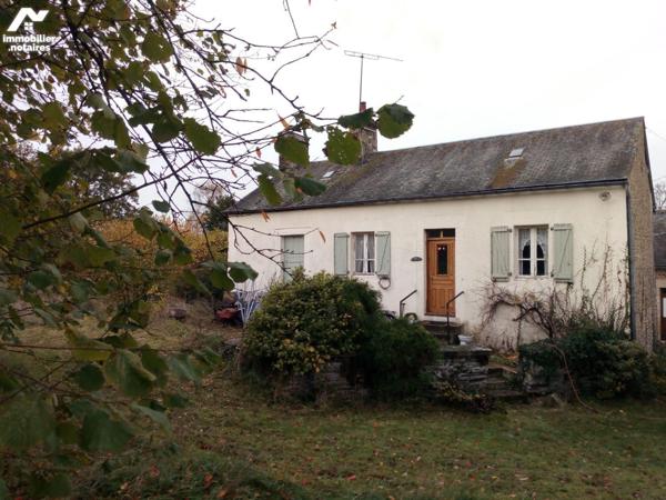 5 min. JAVRON-LES-CHAPELLES (53) maison d'habitation avec salon/séjour (+ poêle à bois), cuisin...