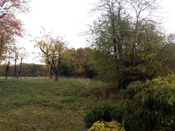 5 min. JAVRON-LES-CHAPELLES (53) maison d'habitation avec salon/séjour (+ poêle à bois), cuisin...