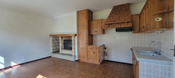 Maison 61 M² 2 chambres et garage  à rénover