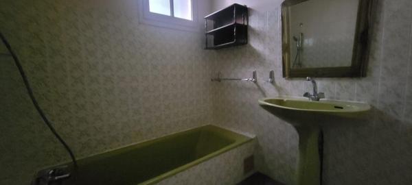 Maison 61 M² 2 chambres et garage  à rénover