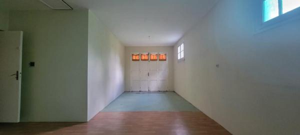 Maison 61 M² 2 chambres et garage  à rénover