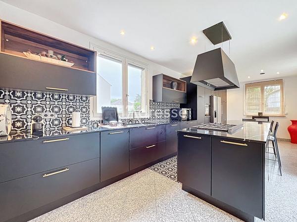 maison 7 pièces 280m2, 724m2 de terrain, 5 chambres