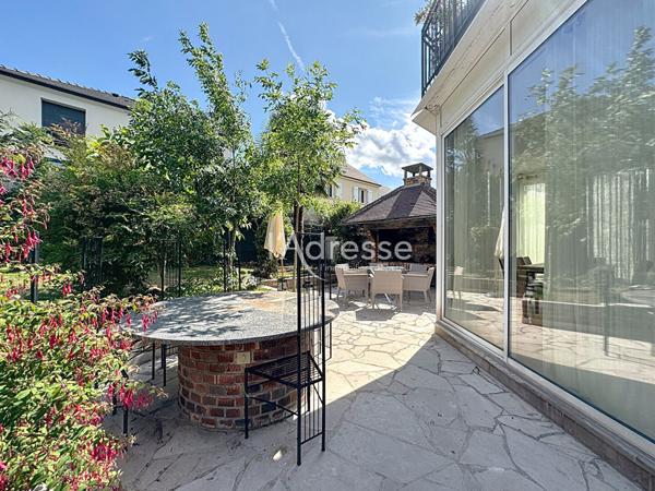 maison 7 pièces 280m2, 724m2 de terrain, 5 chambres