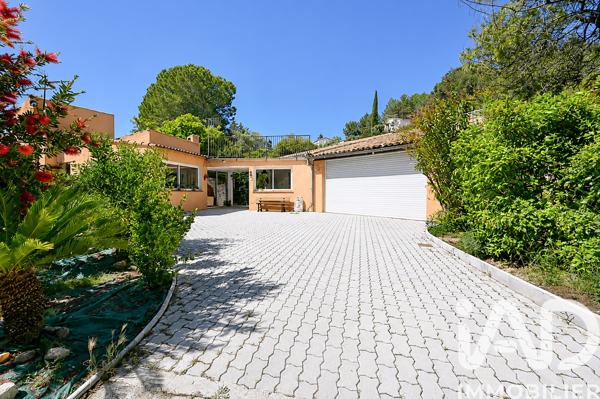 Maison à vendre 7 pièces 215 m² Bandol