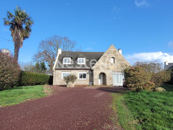 Maison Lanvollon en coeur de ville - 6 chambres 148 m2 - 2900 m² de terrain constructible