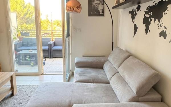 Appartement à vendre    3 pièces • 59,70 m2 Marseille 10