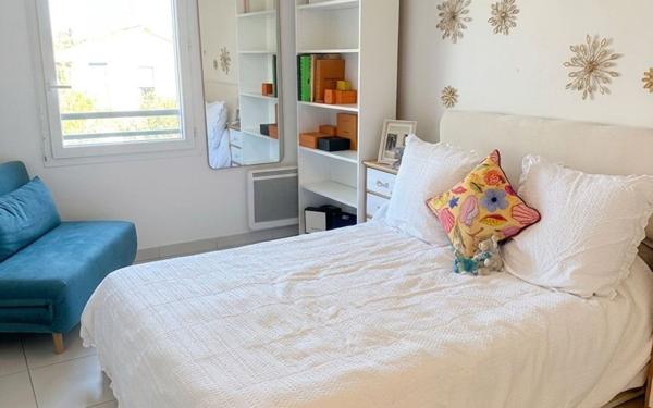 Appartement à vendre    3 pièces • 59,70 m2 Marseille 10
