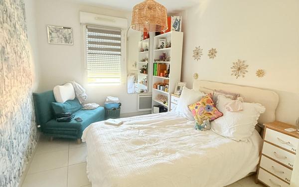 Appartement à vendre    3 pièces • 59,70 m2 Marseille 10