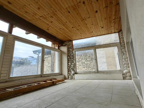 BELLE MAISON DE VILLAGE - 5 P- 138 M² A SAISIR