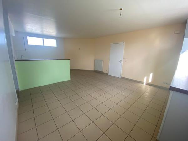 86200 LOUDUN LOUDUN : Appartement 4 pièces à louer