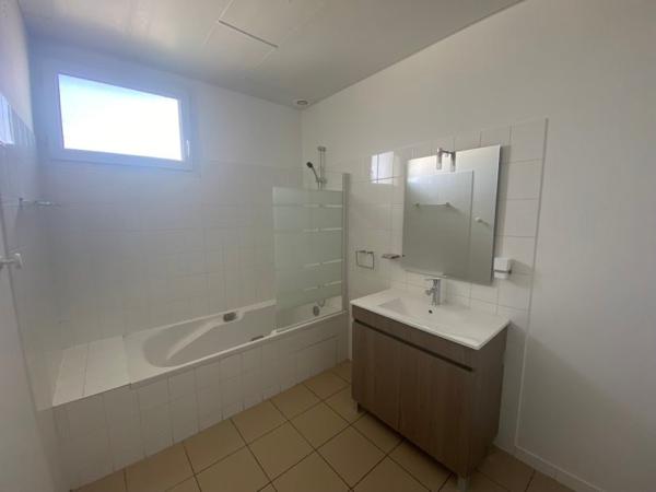 86200 LOUDUN LOUDUN : Appartement 4 pièces à louer