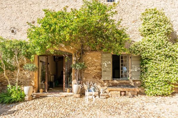 Crémieu, Château 7 Chambres -  500 m² à vendre