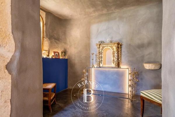 Crémieu, Château 7 Chambres -  500 m² à vendre