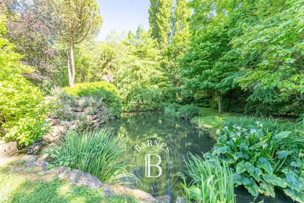 Crémieu, Château 7 Chambres -  500 m² à vendre