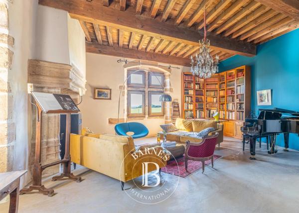 Crémieu, Château 7 Chambres -  500 m² à vendre