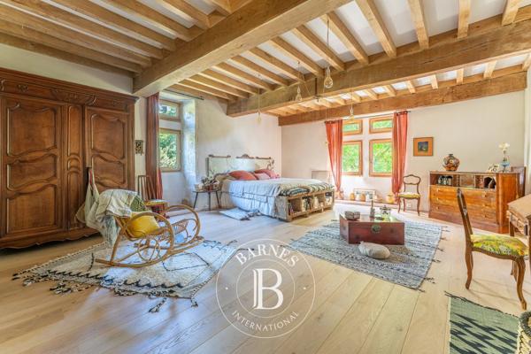 Crémieu, Château 7 Chambres -  500 m² à vendre