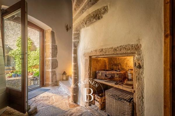 Crémieu, Château 7 Chambres -  500 m² à vendre
